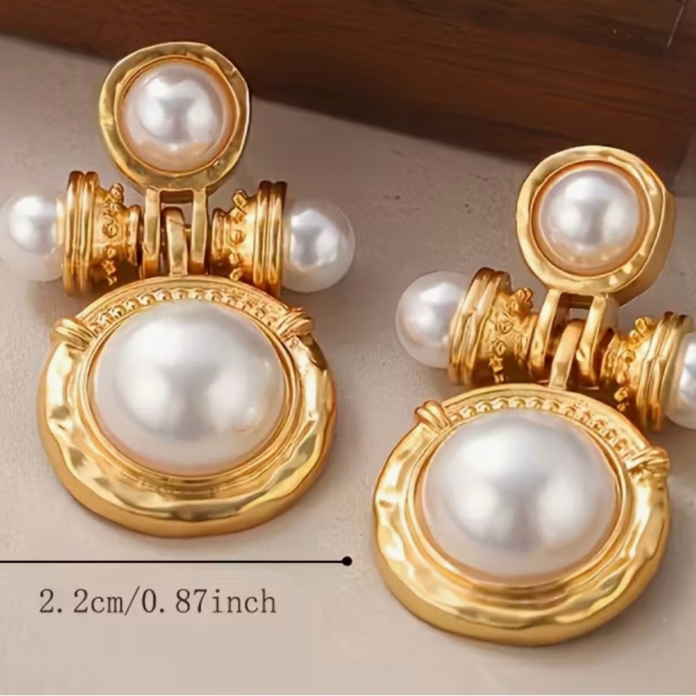 Luxurious Gold and Pearl Drop Earrings